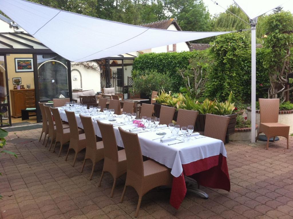 Auberge La Pomme De Pin Hotel 3*